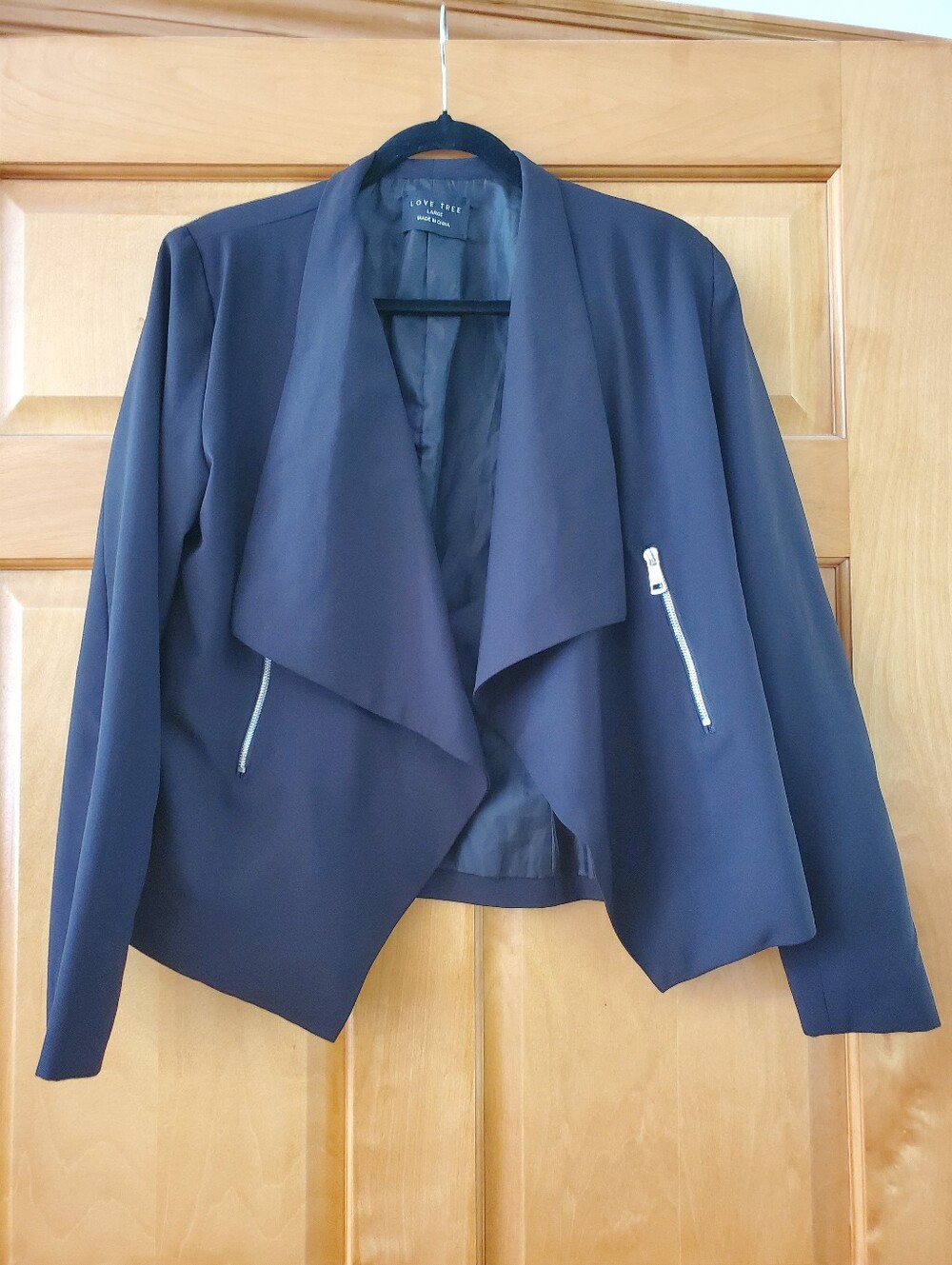 Love Tree Women's Black Draped Open Front Jacket. Size Large